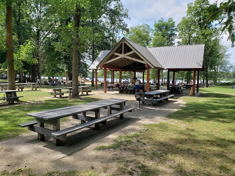 Leamy Lake Park